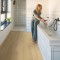 Panele Winylowe Quick-Step BLOOM Dąb szczotkowany beżowy AVMPU40319